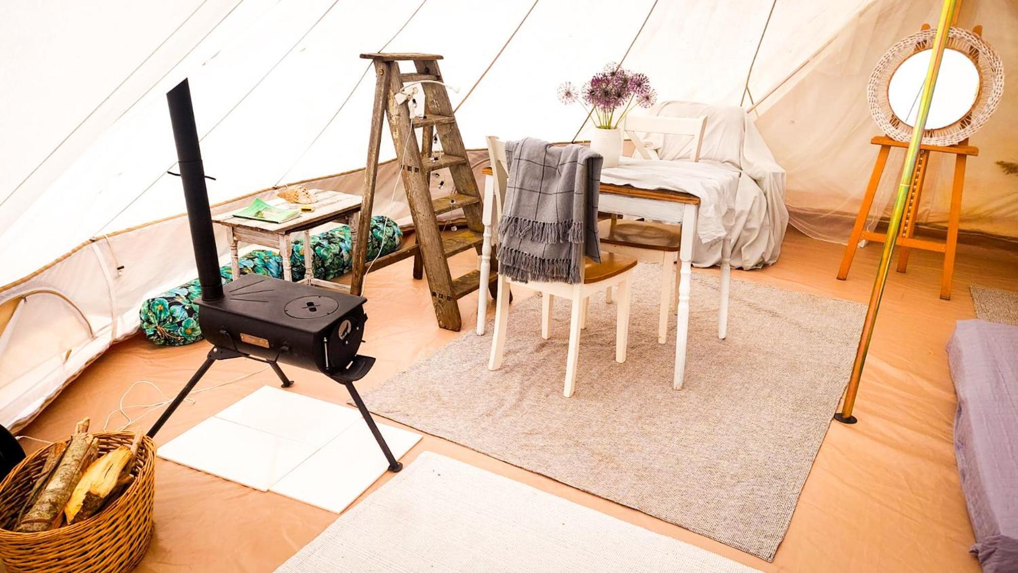 Glamping Belltent In Розкішний намет Салацгрива